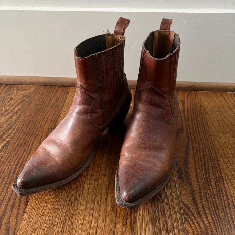 Frye Brown Leather Ankle Boots - Classic Western Chelsea Style - Picture 4 of 5